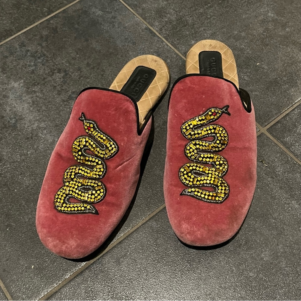 Gucci Lawrence snake mules pink